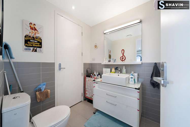 906/30 Beach Road_2