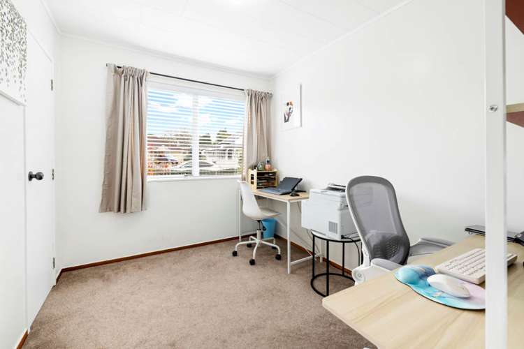 2c Youngs Road Papakura_13