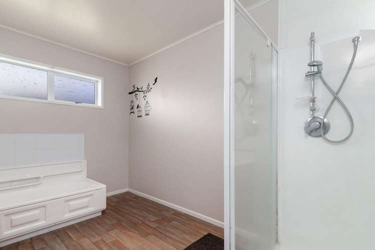 15 Clyde Street Utuhina_8