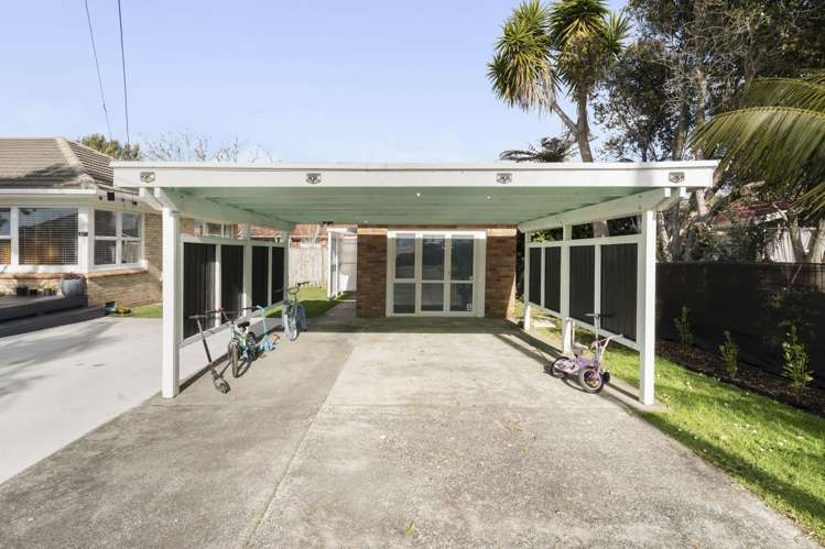 21 Orams Road Hill Park_15