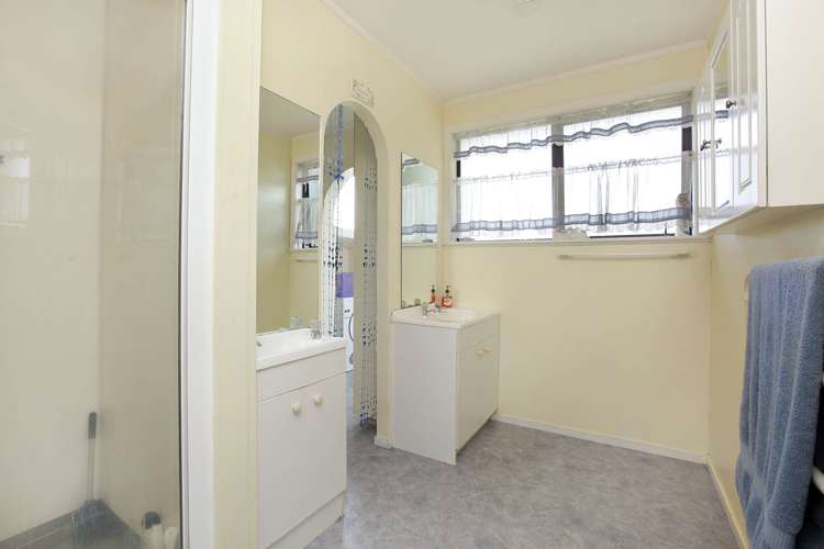 5 Noall Street Te Atatu Peninsula_13