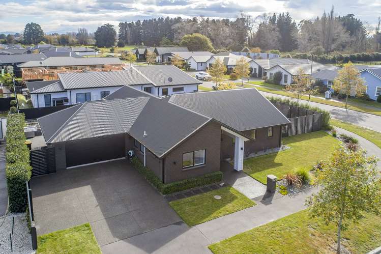 10 Kohunga Crescent Bottle Lake_16