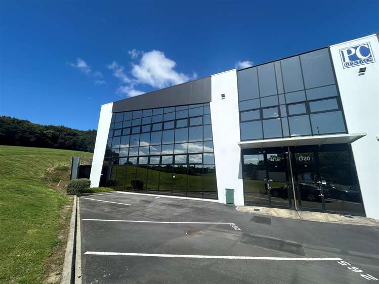 D19, 930 Great South Road_0