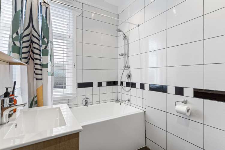 52 Woodward Road Mount Albert_11