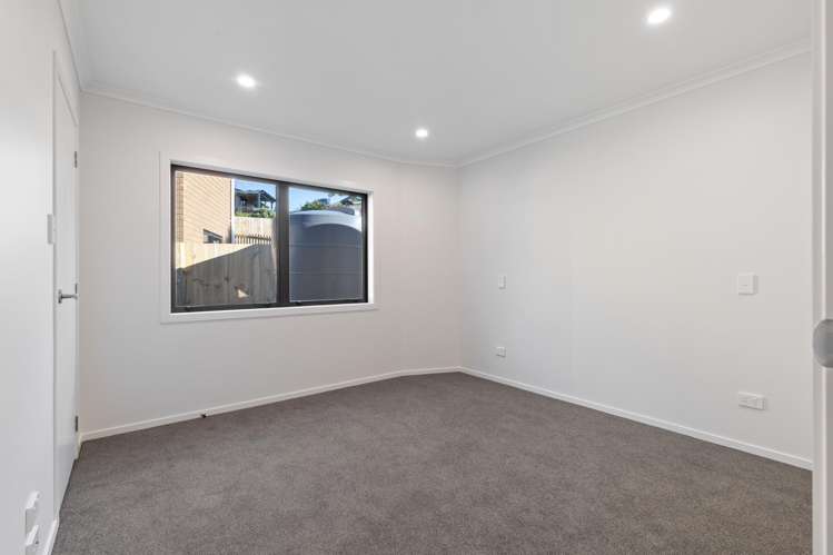 1-2/23 Aileen Place Nawton_11