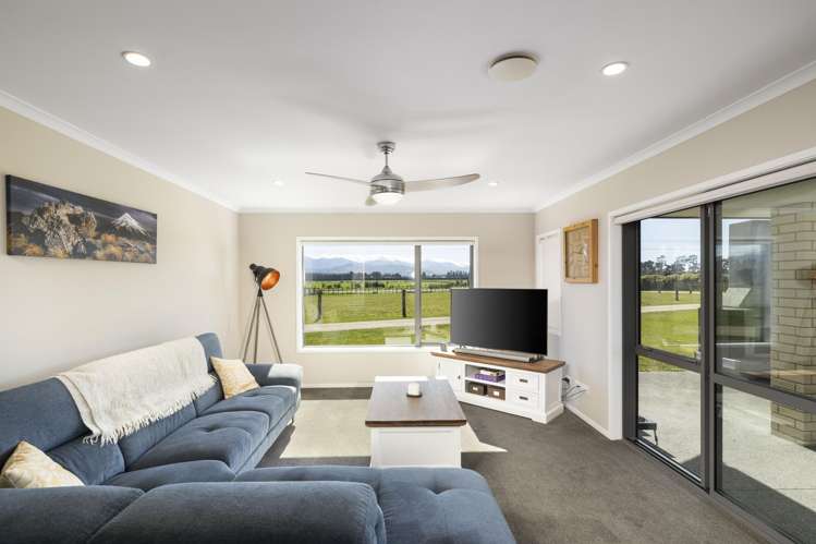 250 Hughes Line West Taratahi_7