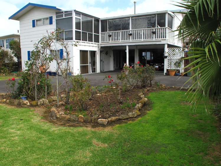25 Seaview Avenue Te Puru_22