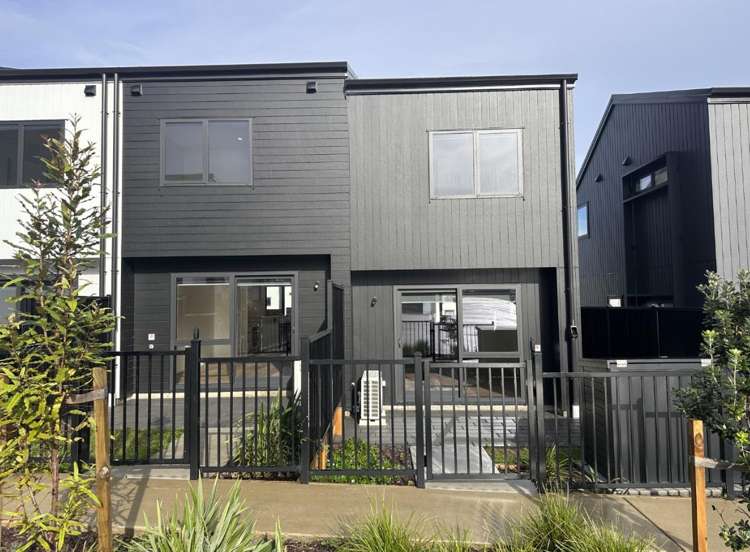 5/2 Firebrick Way Hobsonville_1