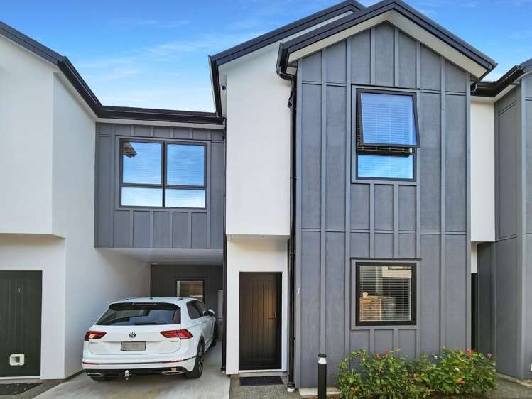 2/62 Queens Grove_0