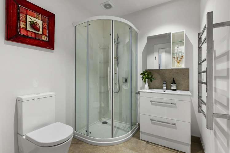 27 Friend Street Karori_16