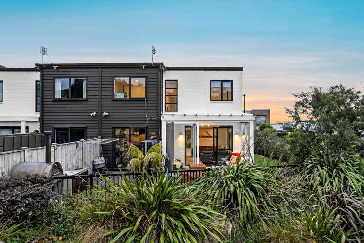 4 Matairangi Avenue Totara Heights_24