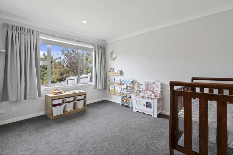 156 Endeavour Drive Whitby_16