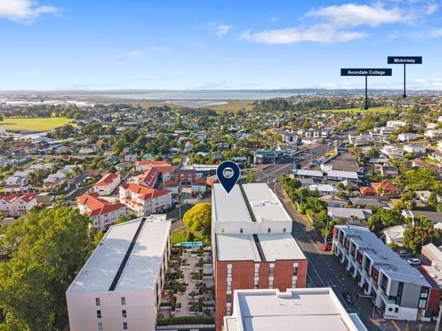 Sunny and private with views to The Waitakeres