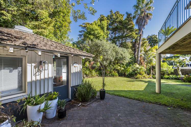 2 Pleasant Place Mellons Bay_18