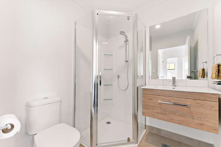 1092A Great North Road Point Chevalier_12