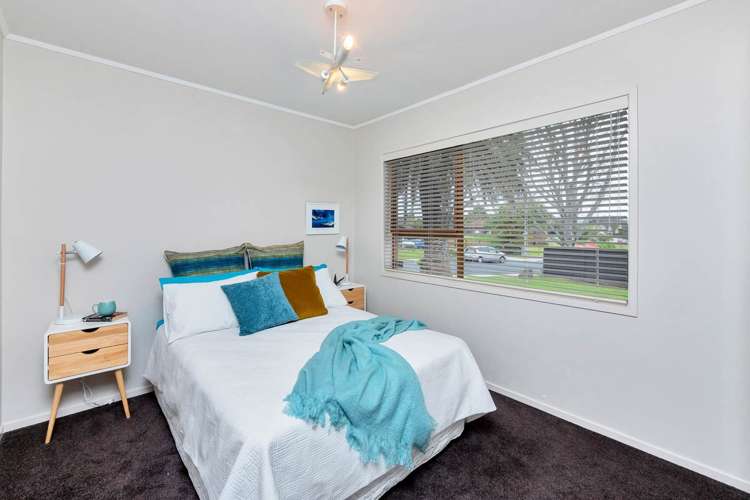 10 Matuhi Rise Henderson_10