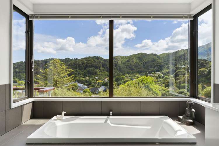 32 Walter Road Lowry Bay_13