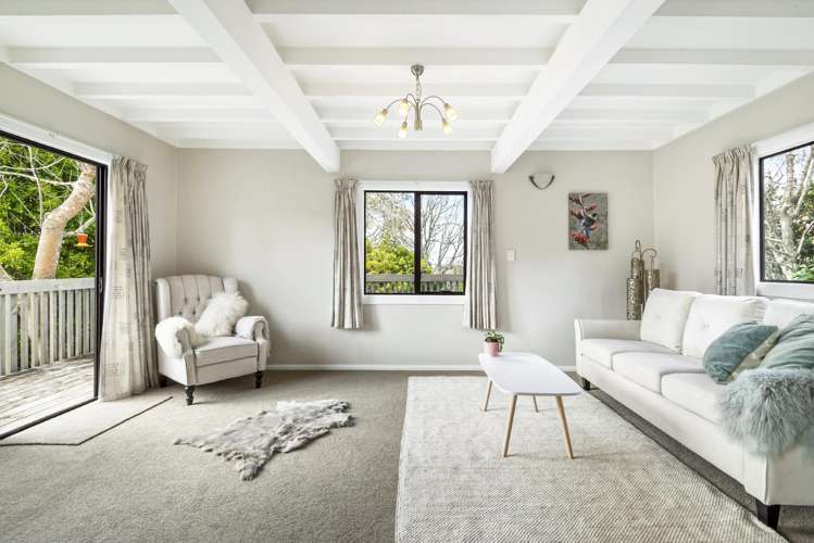 1/70 Ayton Drive_4