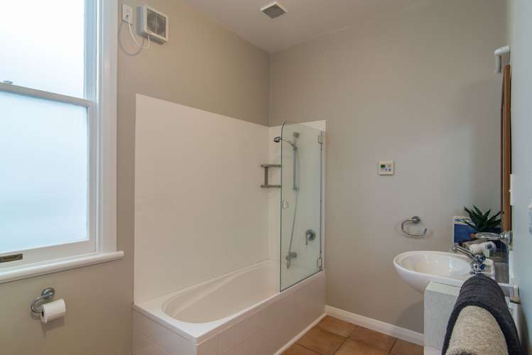 66 Mein Street Newtown_11