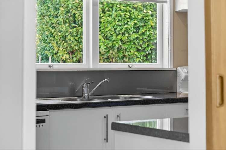 98 Eban Avenue Hillcrest_48