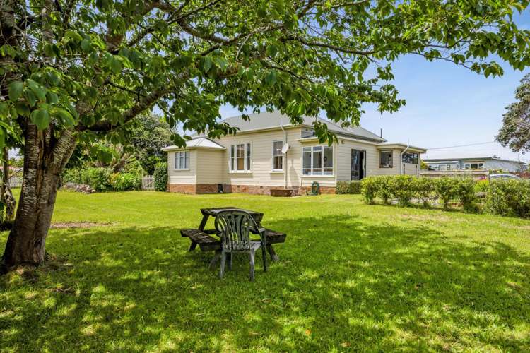 207 Egmont Street Patea_3