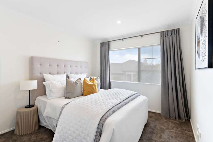 37 Panapa Drive St Johns Park_18