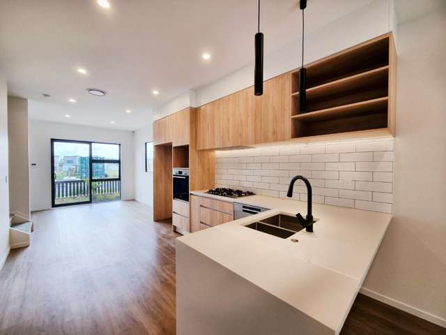 6 Coast Garden Drive 1626_3