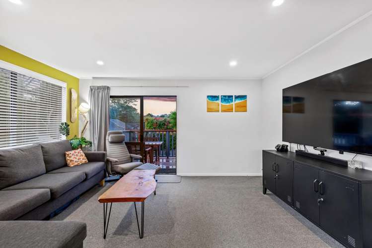 2/239 Waitemata Drive Ranui_4