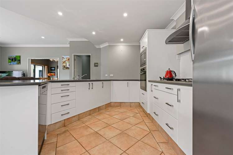 17 Millthorpe Crescent Pukete_6