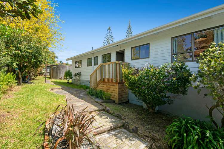 16 Dobell Road Stanmore Bay_2