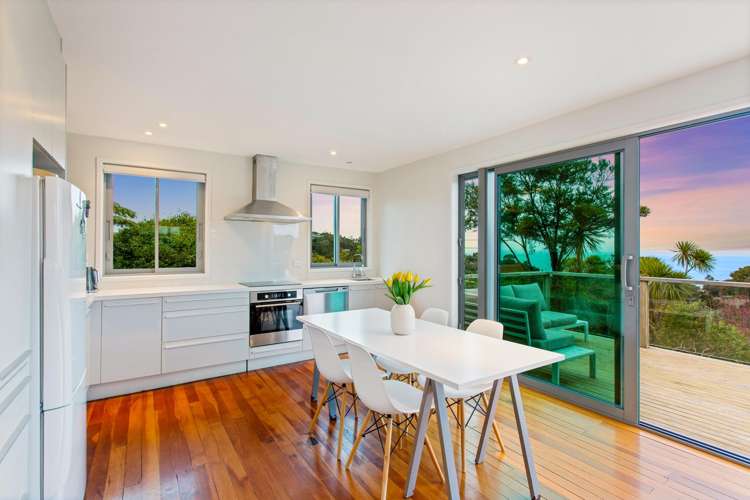 8 Mceldowney Road Titirangi_3