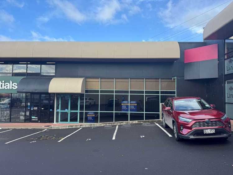 Unit 16/18 Link Drive Wairau Valley_10