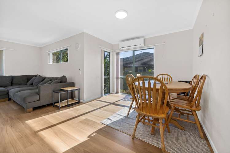 16 Castlehill Court Wattle Downs_16