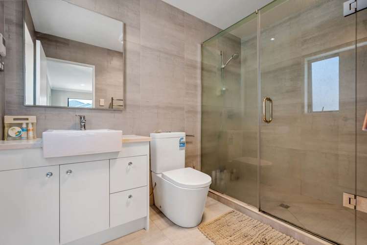 29 Carrygawley Road Flat Bush_17