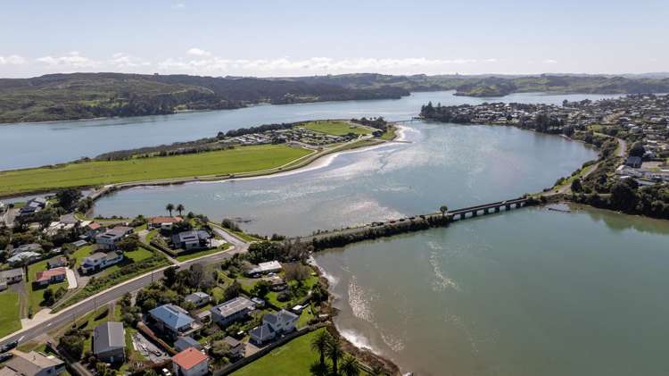 2a Marine Parade Raglan_29