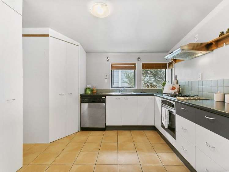 30b Connaught Terrace Brooklyn_3