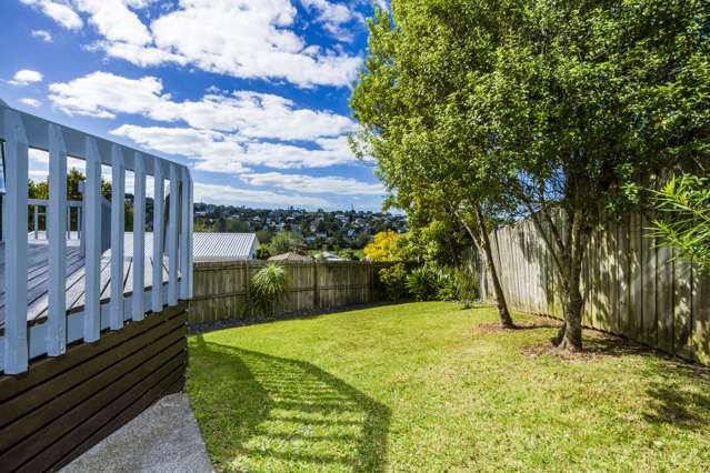 2/69 Trias Road Totara Vale_1