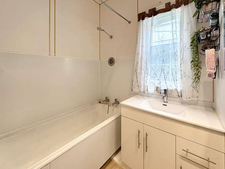 51 Caius Avenue 1208_24