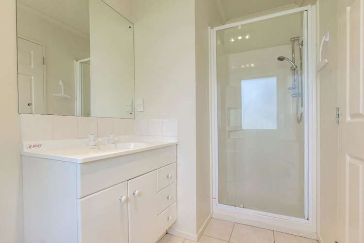 1/72 Swanson Road Henderson_17