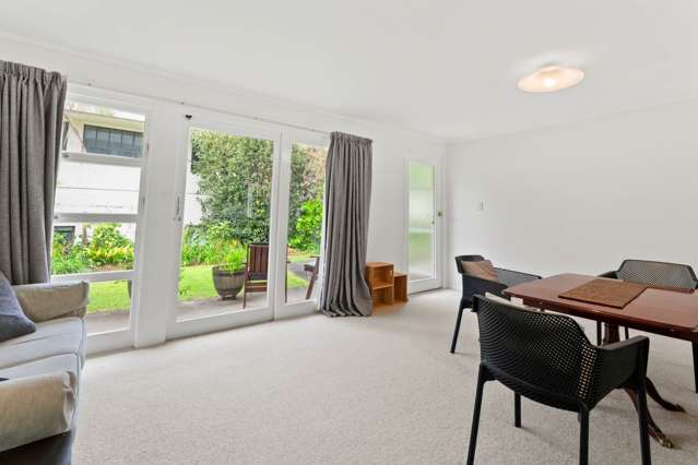 2/10 Blomfield Spa Takapuna_3