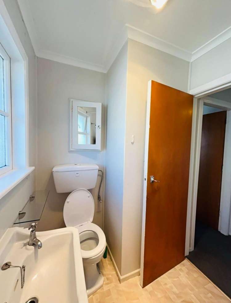  77 Wai-iti Crescent Woburn_7