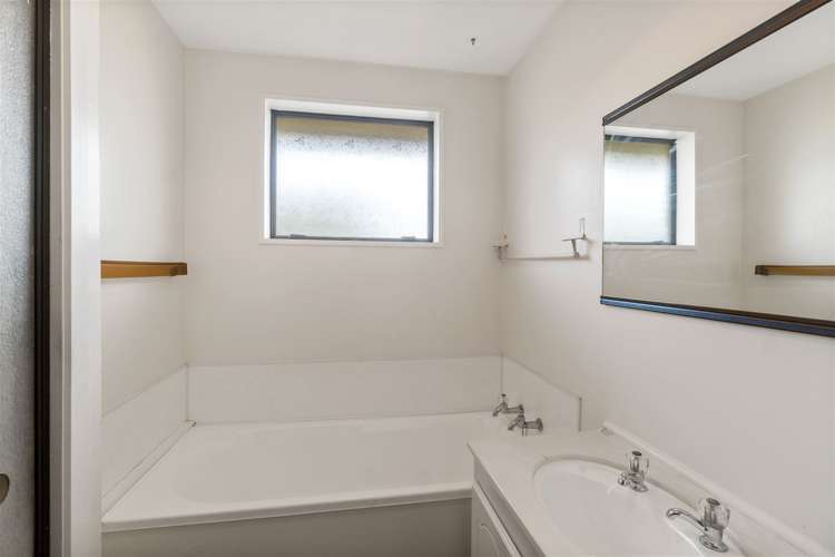 2/359 Main South Road Hornby_10