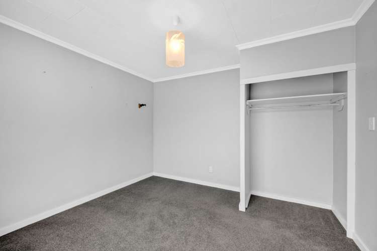 23 Layard Street Opunake_16