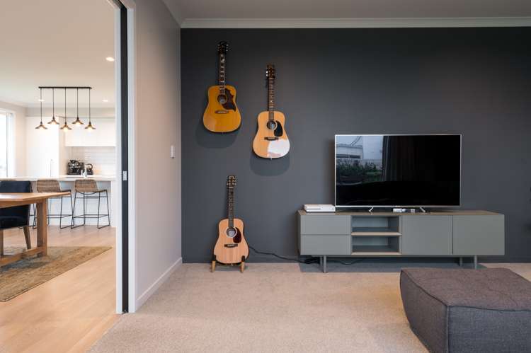 69 Baxter Michael Crescent Cambridge_16