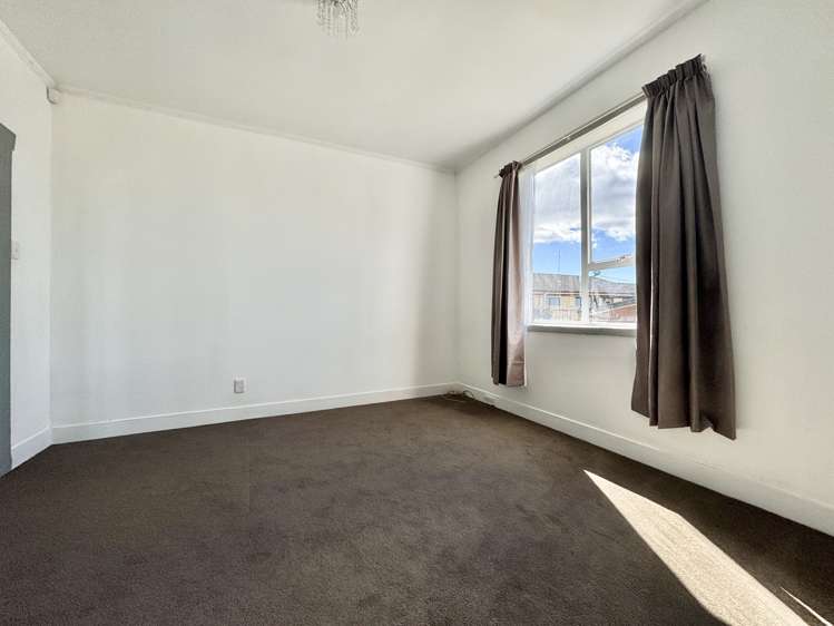 3157 Great North Road New Lynn_9
