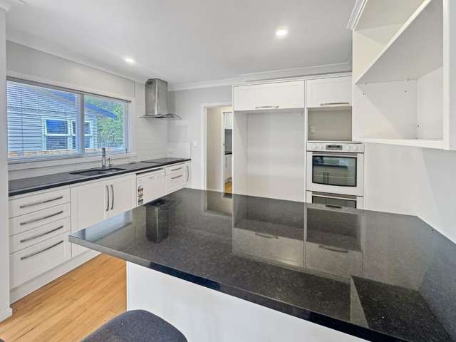 55 Cambridge Road Riverhead_3