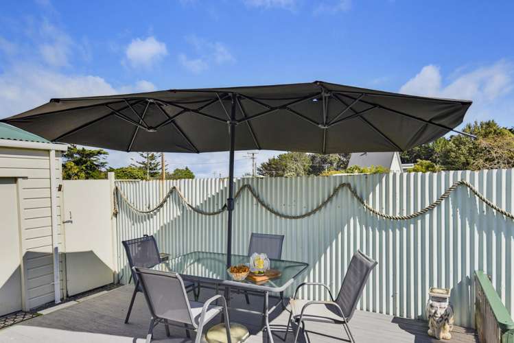 15 Muaupoko Street Hokio Beach_32