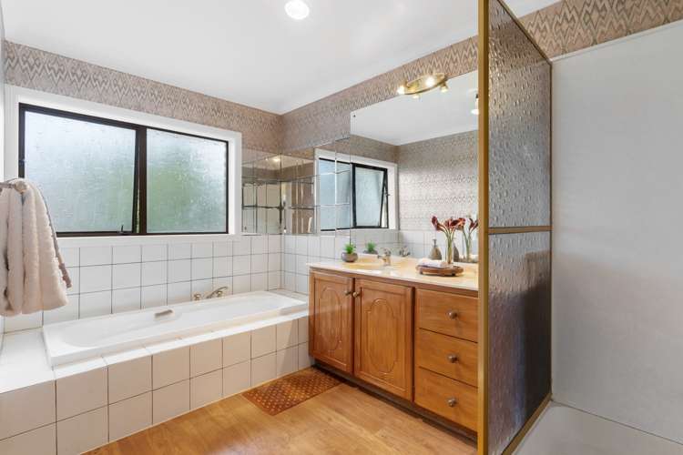 25 Olena Avenue Sunnyhills_11