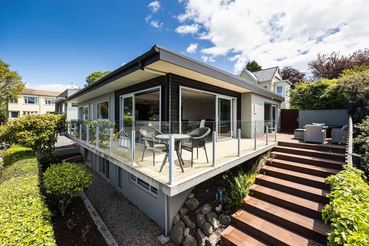 10 Garfield Avenue Roslyn_26
