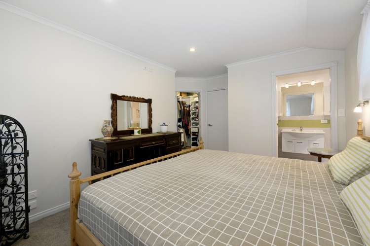 19/17 Simmonds Grove Greerton_12